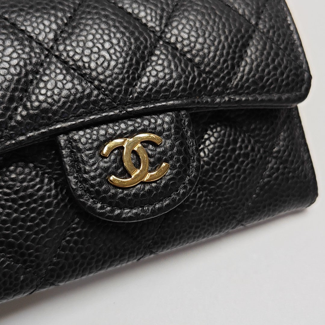 CLASSIC FLAP Quilted Grained Calfskin Black Card Holder