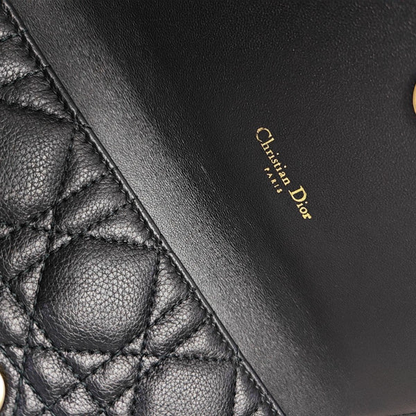 Dior Caro Piel de becerro acolchada negra