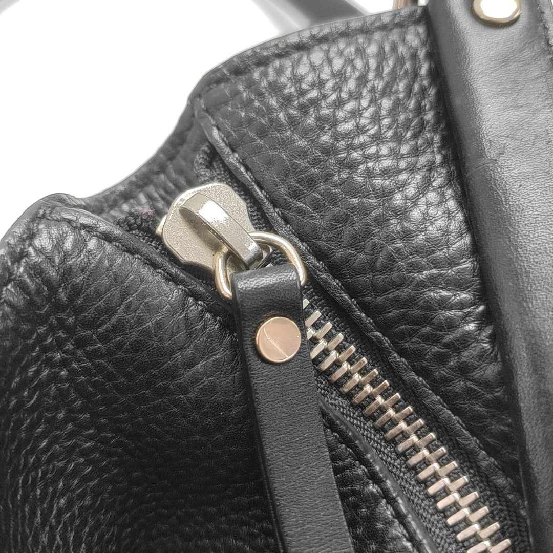 Maidstone Medium Calfskin Black