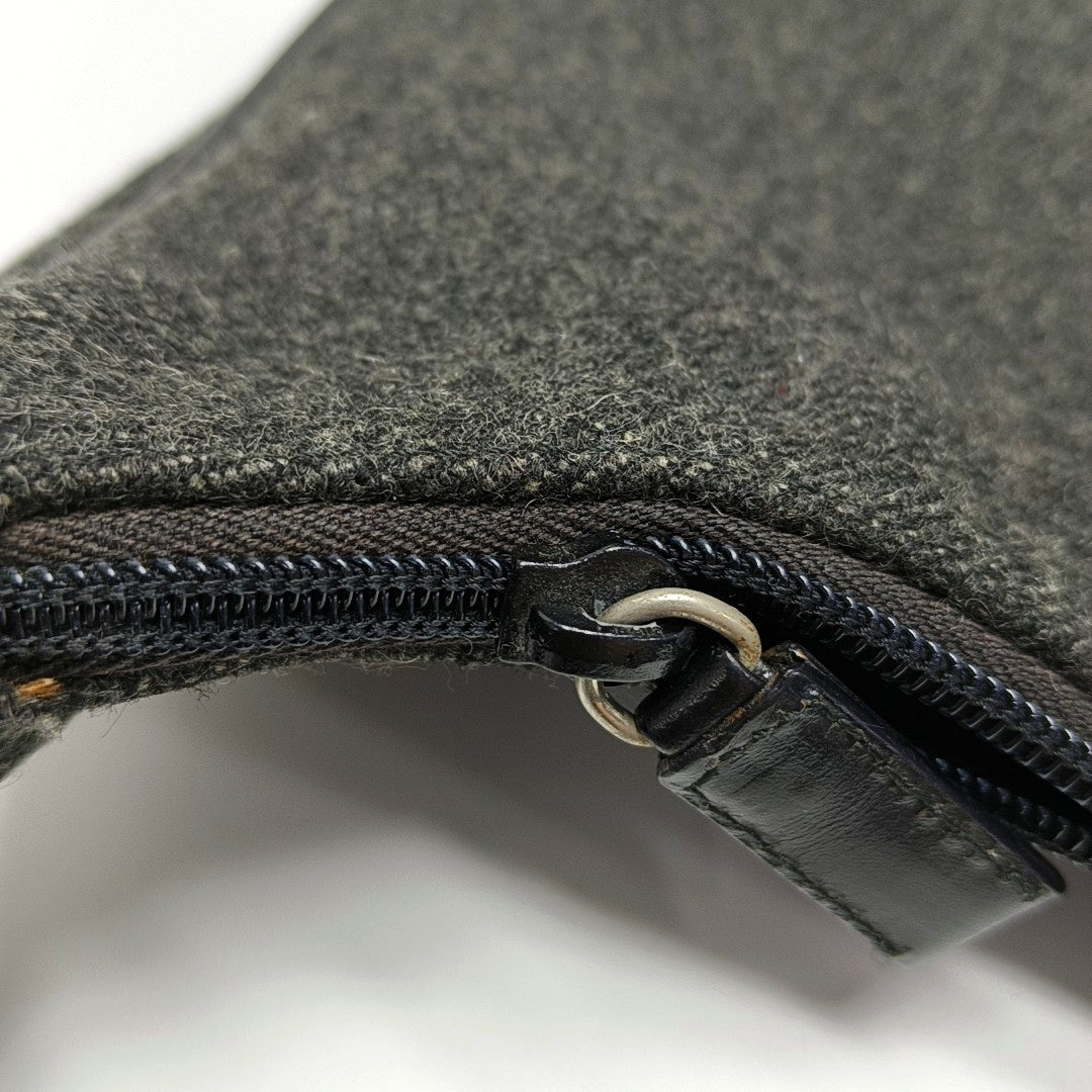 Authenticated pre-owned  Re-Edition Wool Gray - Top Handle Bag at Looply