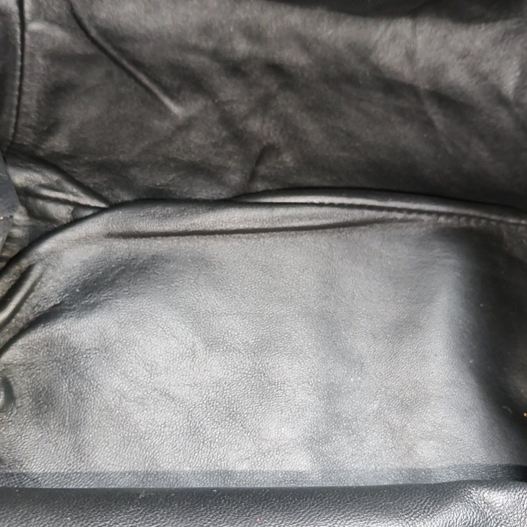 The Pouch Large Lambskin Black