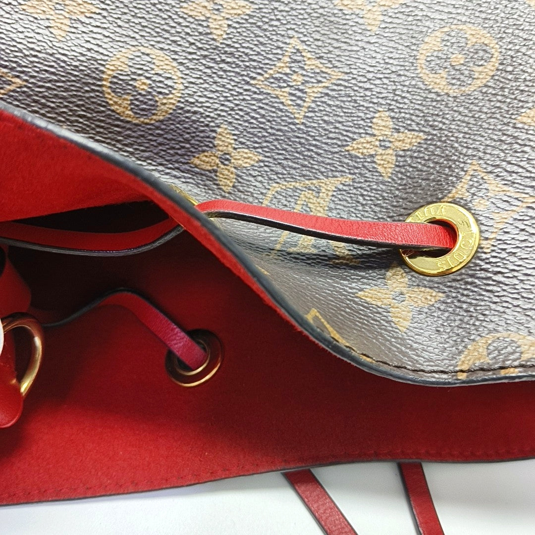 Authenticated pre-owned  NÉONOÉ MM Monogram Coated Canvas Brown - Bucket Bag at Looply