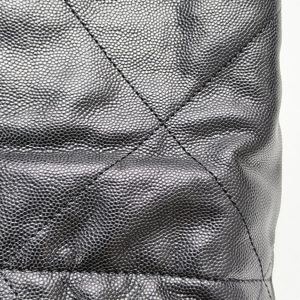 CHANEL 22 Mini Quilted Grained Calfskin Black