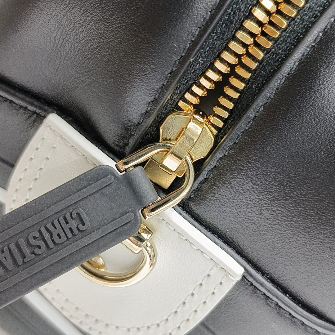 Vibe Small Calfskin Black