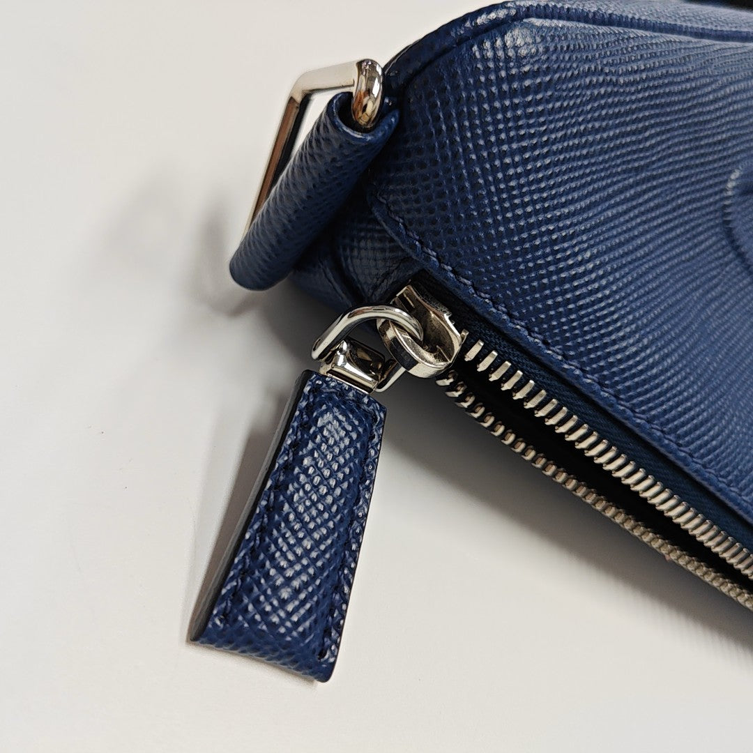 Authenticated pre-owned  Triangle Calfskin Blue - Shoulder Bag at Looply
