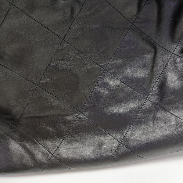 CHANEL 22 Medium Quilted Calfskin Black