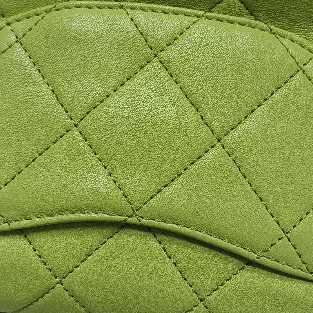 CLASSIC FLAP Mini Quilted Calfskin Green