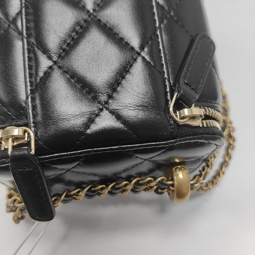 VANITY CASE Mini Quilted Calfskin Black