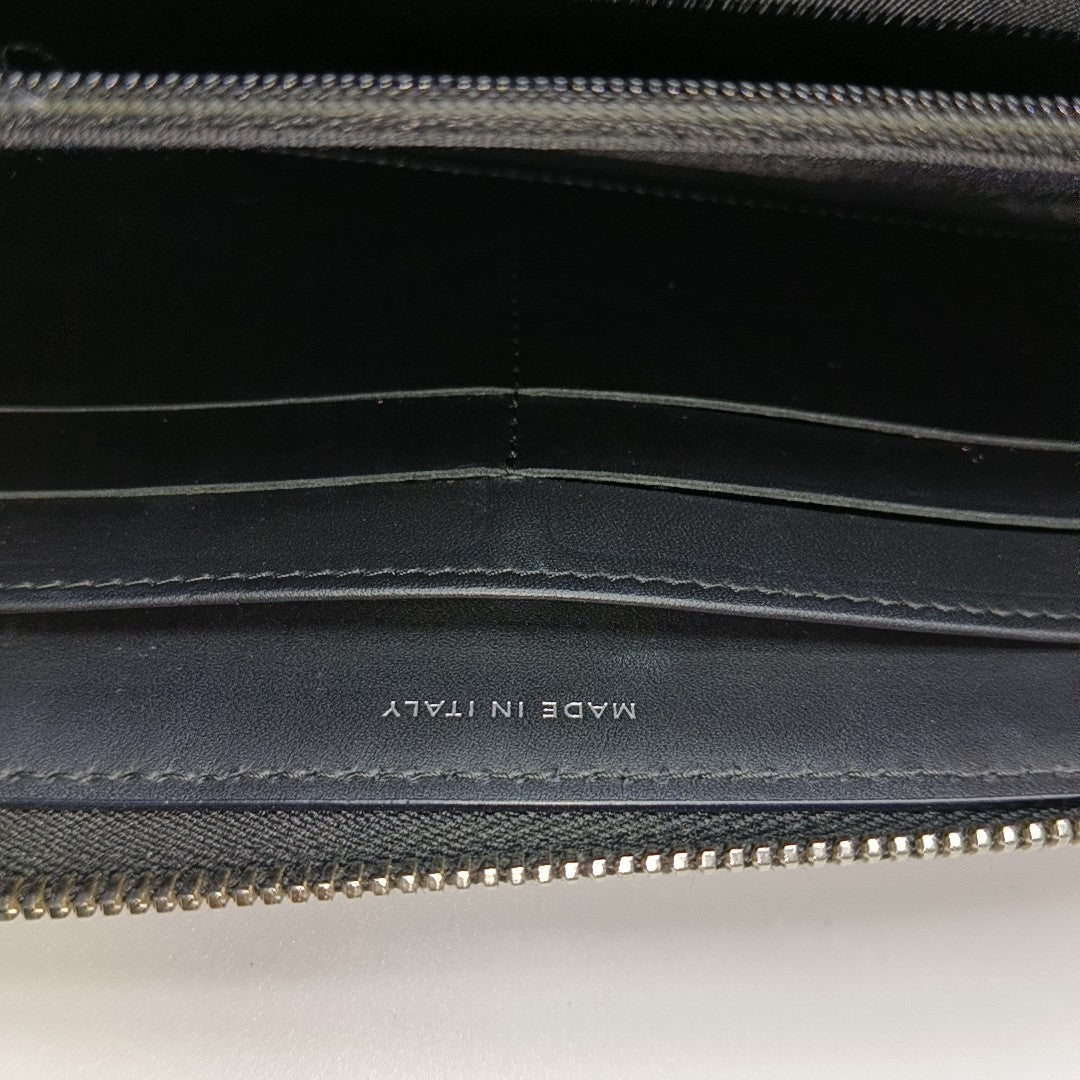 ZIPPY Quilted Patent Calfskin Black Wallet
