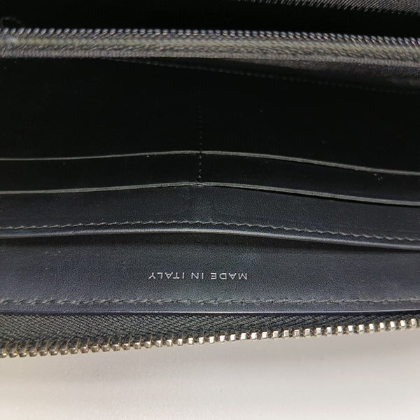 ZIPPY Quilted Patent Calfskin Black Wallet