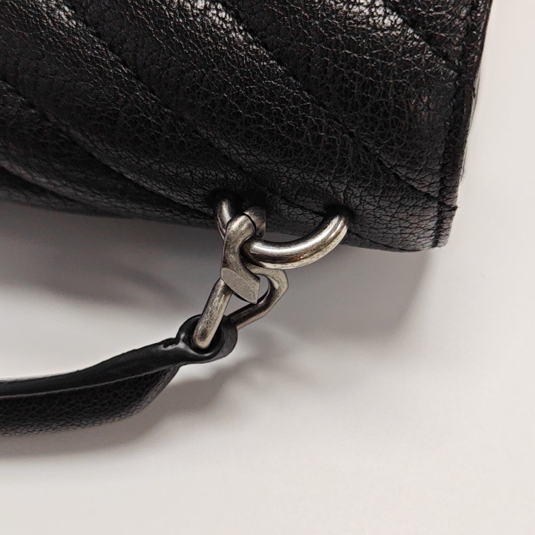 COLLEGE Medium Chevron Lambskin Black