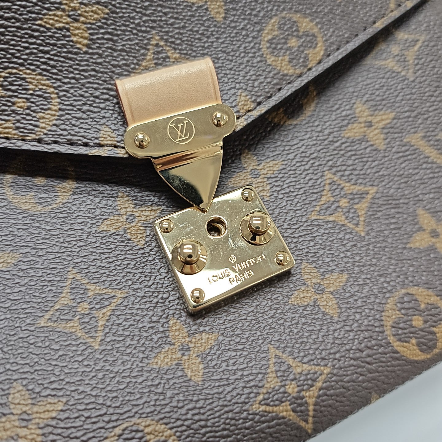 MÉTIS MM Monogram Coated Canvas Brown