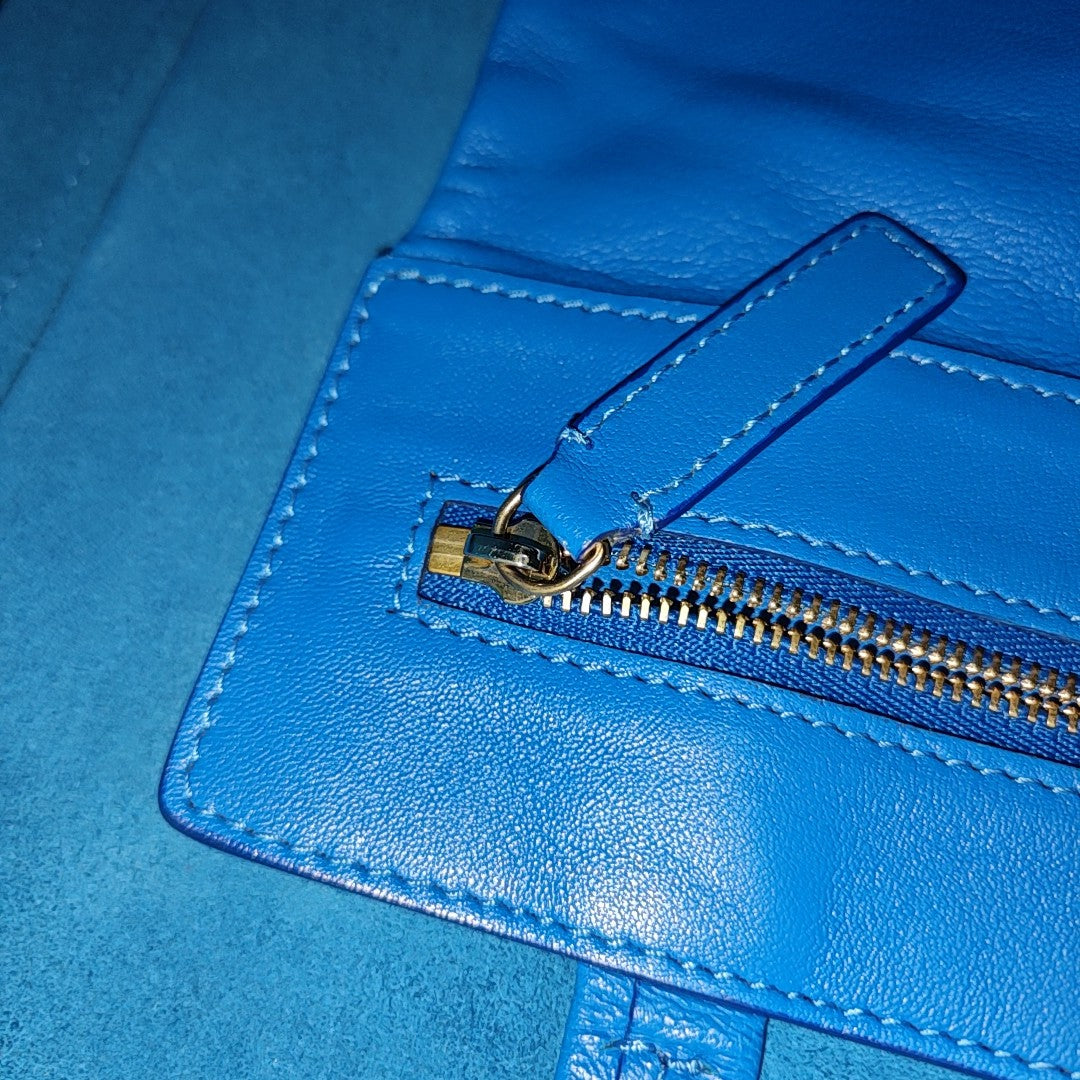 VERTICAL CABAS Medium Calfskin Blue