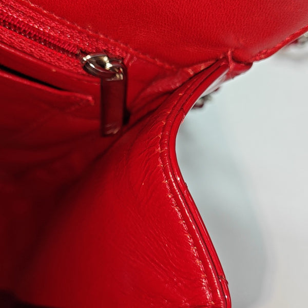 CLASSIC FLAP Jumbo Quilted Patent Leather Red