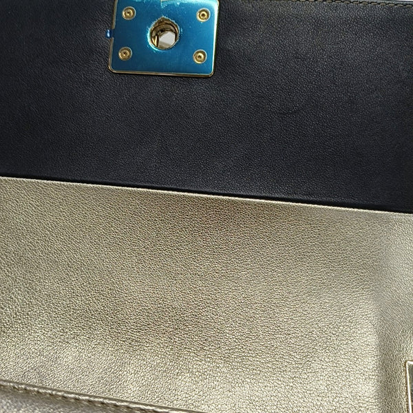 Authenticated pre-owned  BOY CHANEL Medium Calfskin Black - Crossbody Bag at Looply