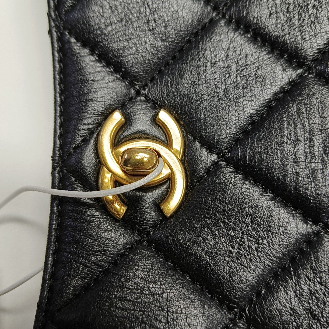 Quilted Lambskin Crossbody Bag Black