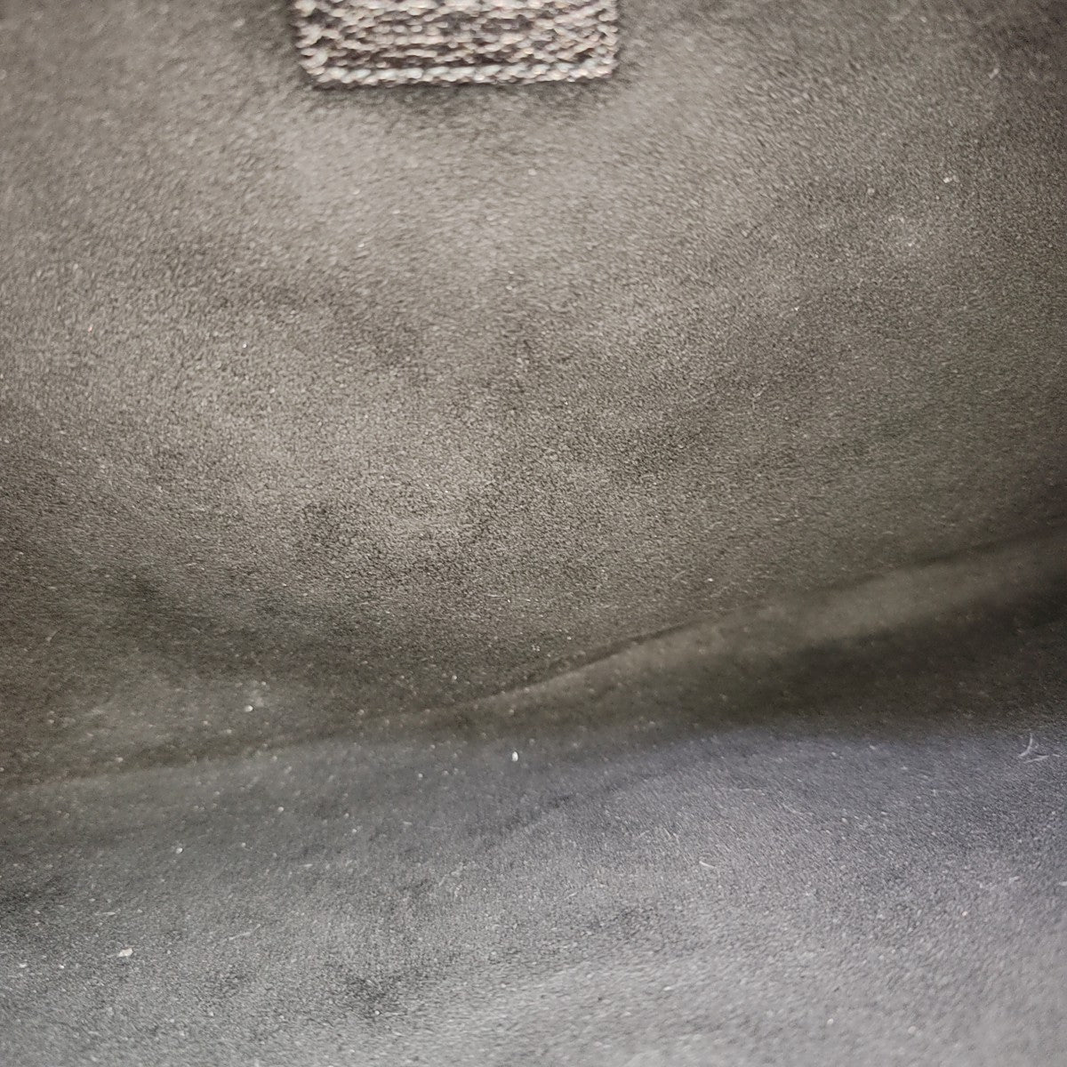 Aphrodite Medium Calfskin Black