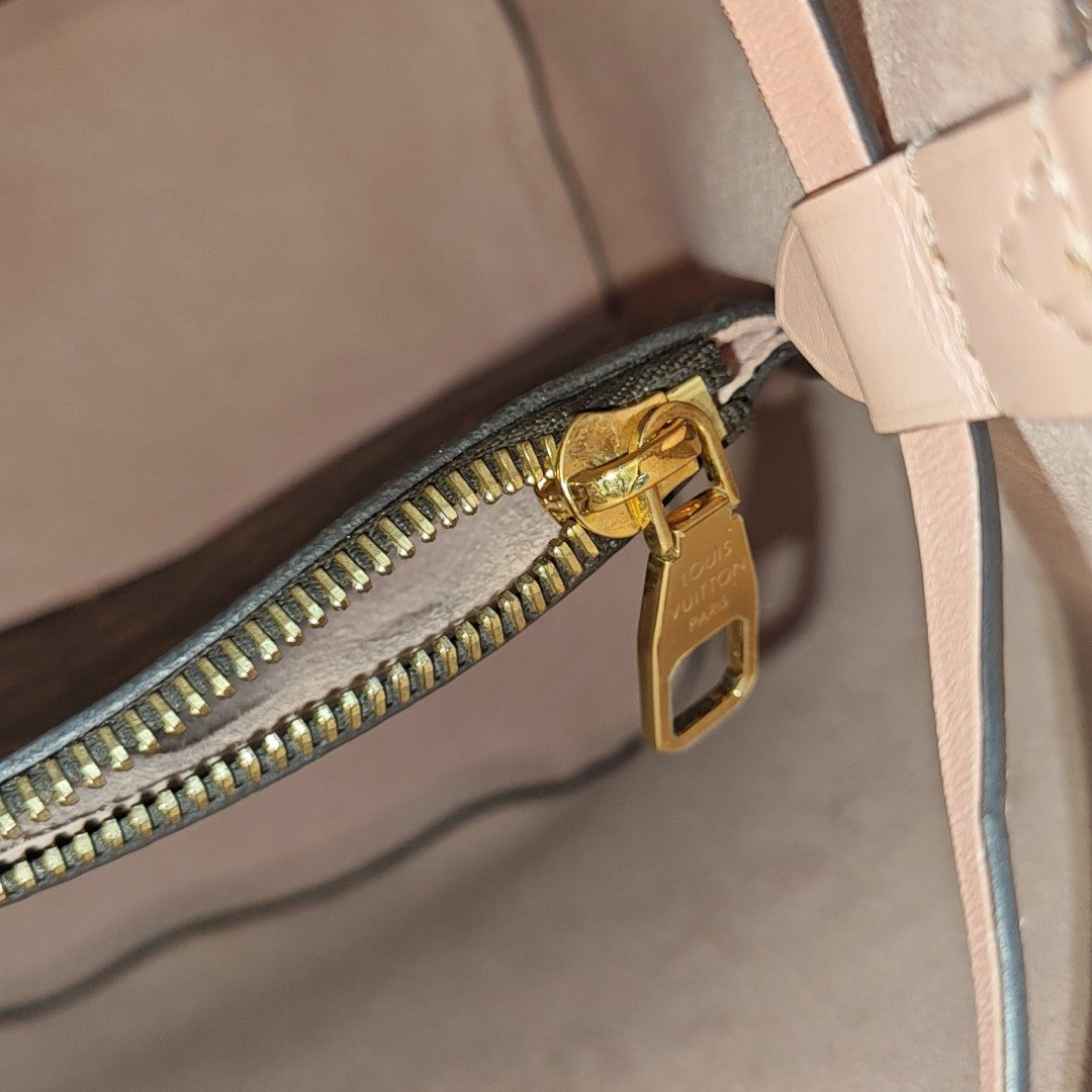 NÉONOÉ MM Monogram Coated Canvas Brown