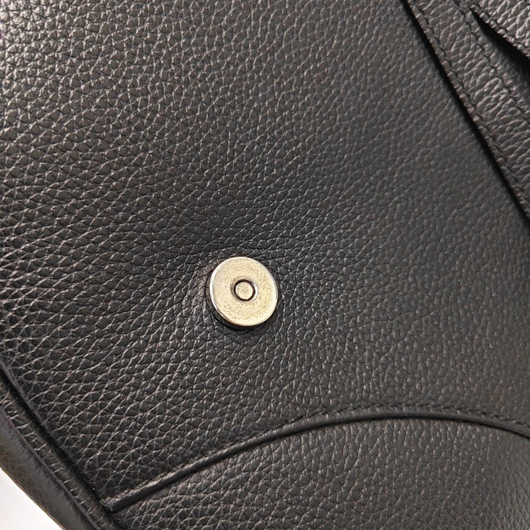 Saddle Medium Calfskin Black