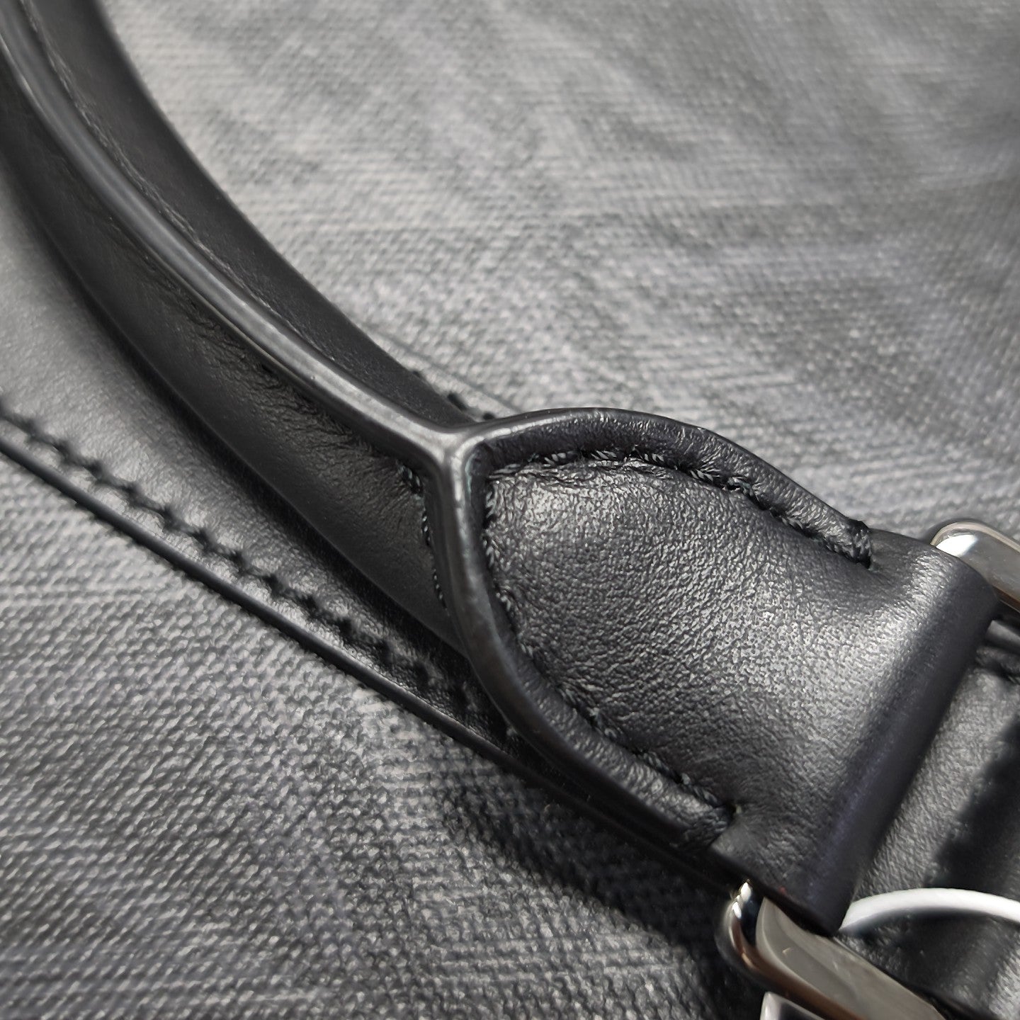 Lingot Oblique Canvas Black