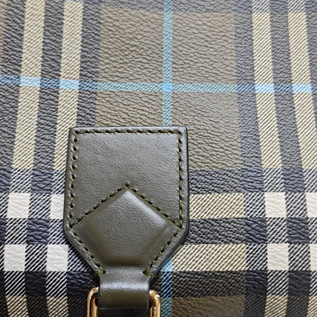 Boston Medium Coated Canvas Green