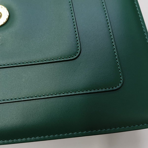 SERPENTI FOREVER Medium Calfskin Green