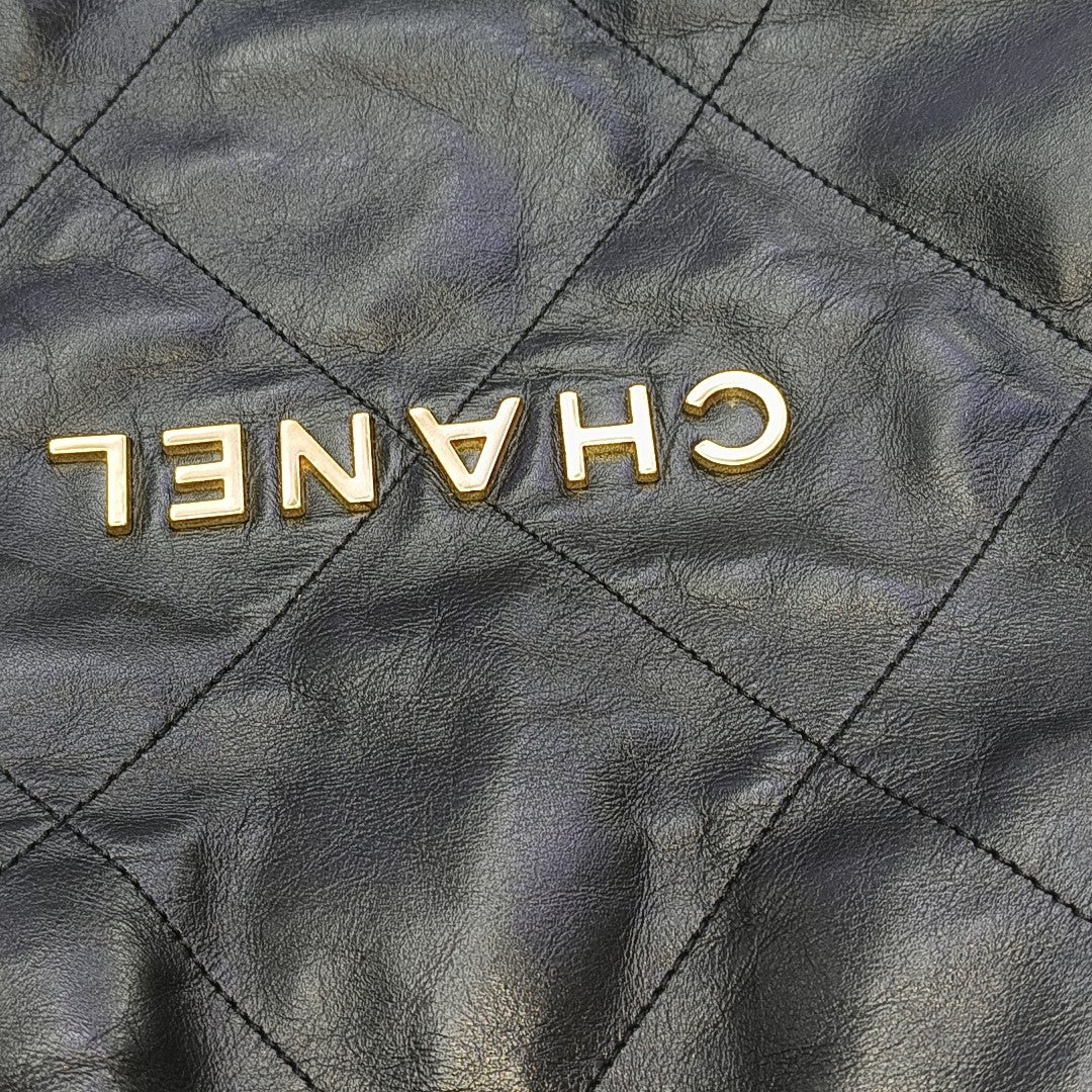 CHANEL 22 Small Quilted Calfskin Black