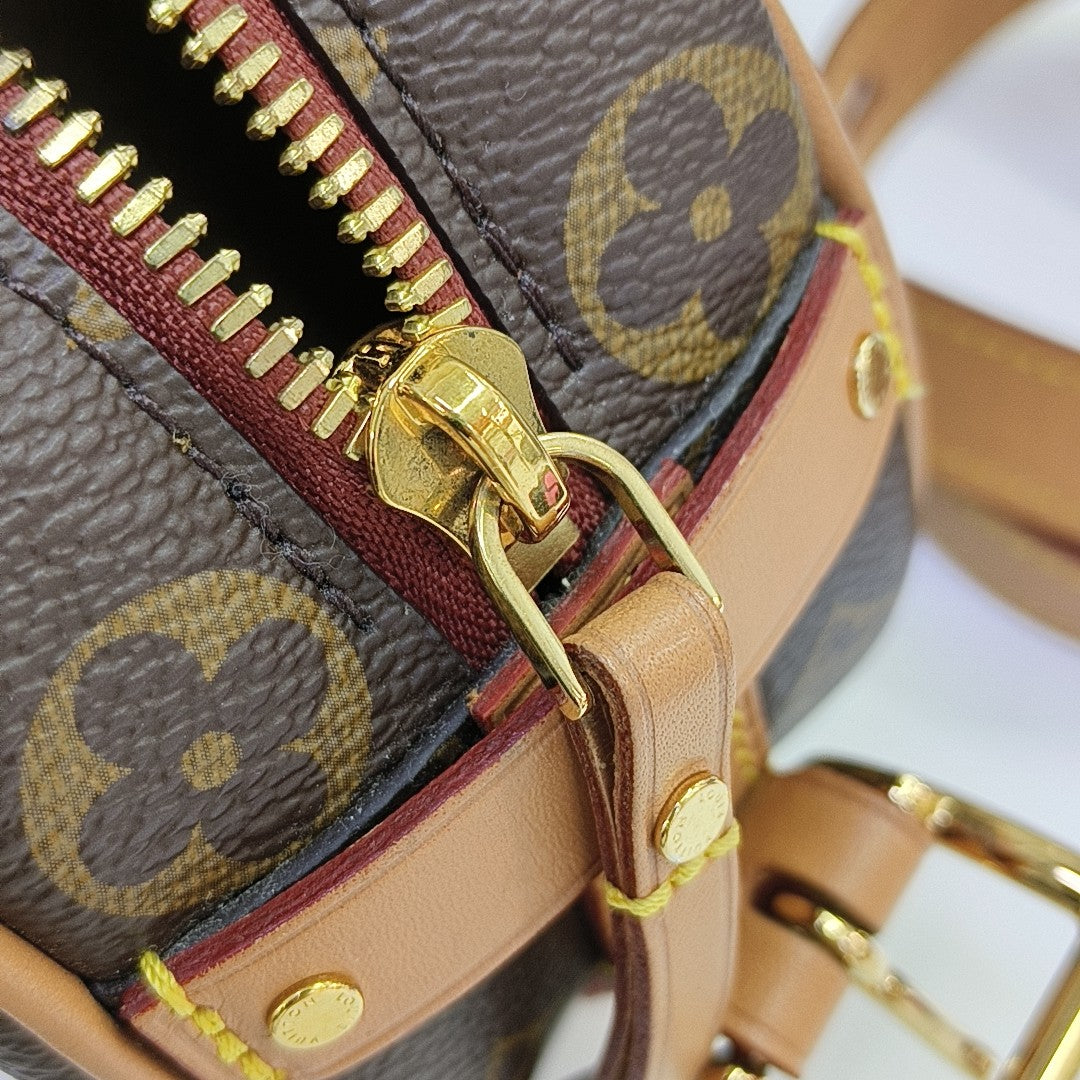 BOITE CHAPEAU PM Monogram Coated Canvas Brown