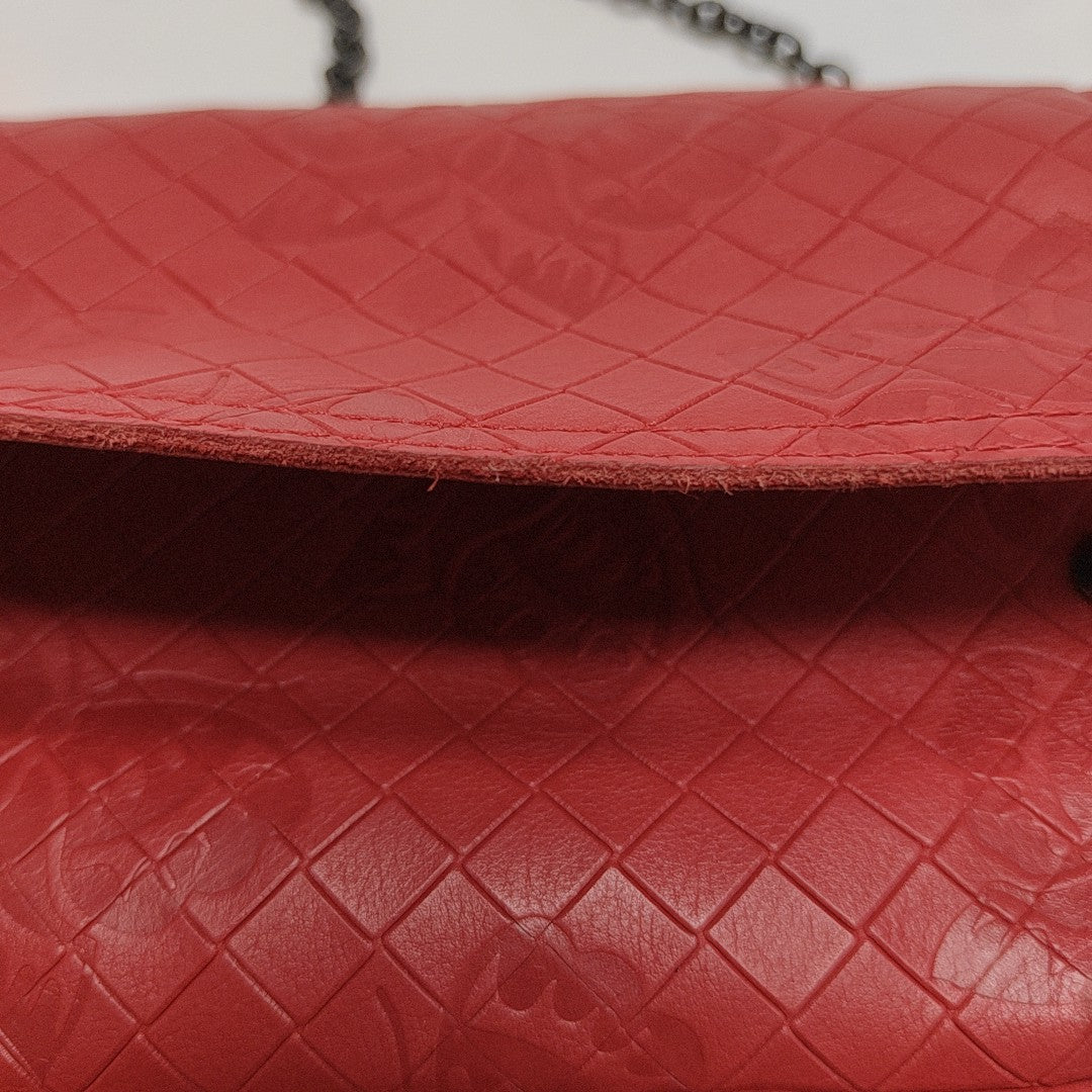 Authenticated pre-owned  Messenger Calfskin Red - Shoulder Bag at Looply