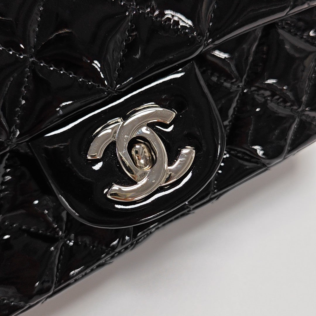 CLASSIC FLAP Super Mini Quilted Patent Calfskin Black