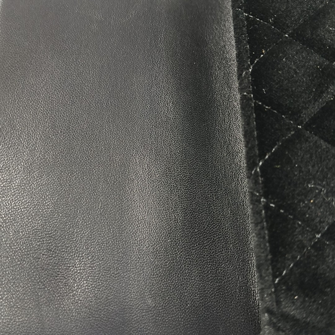 CLASSIC FLAP Mini Quilted Velvet Black