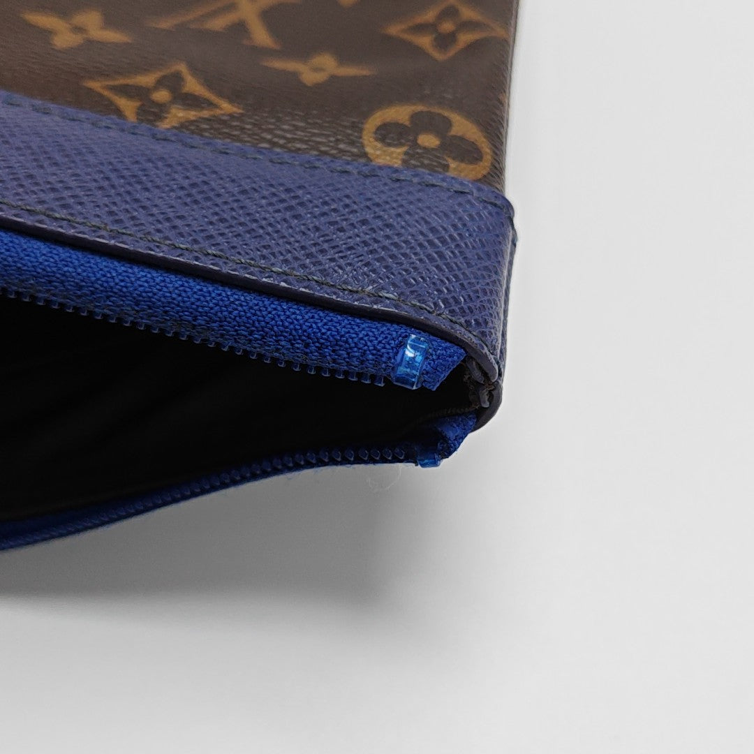 DISCOVERY Monogram Coated Canvas Brown