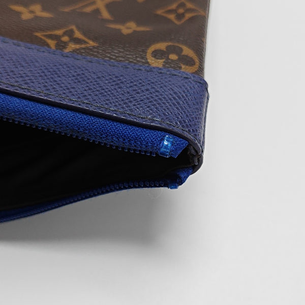 DISCOVERY Monogram Coated Canvas Brown