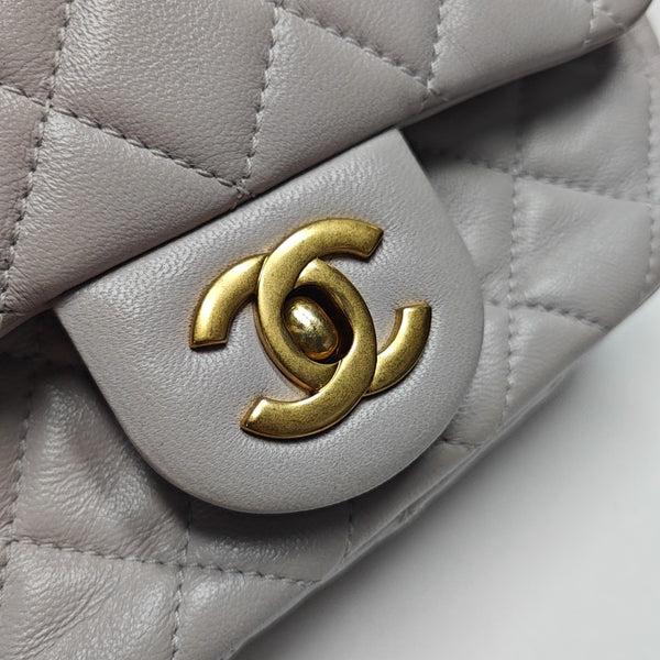 CLASSIC FLAP Mini Quilted Lambskin Pink