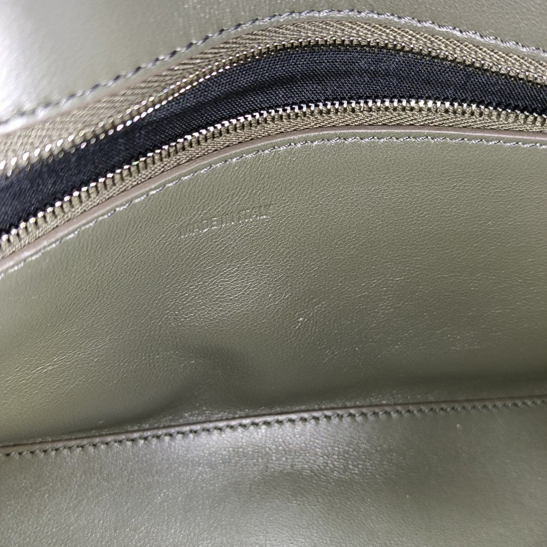 Downtown Calfskin Gray