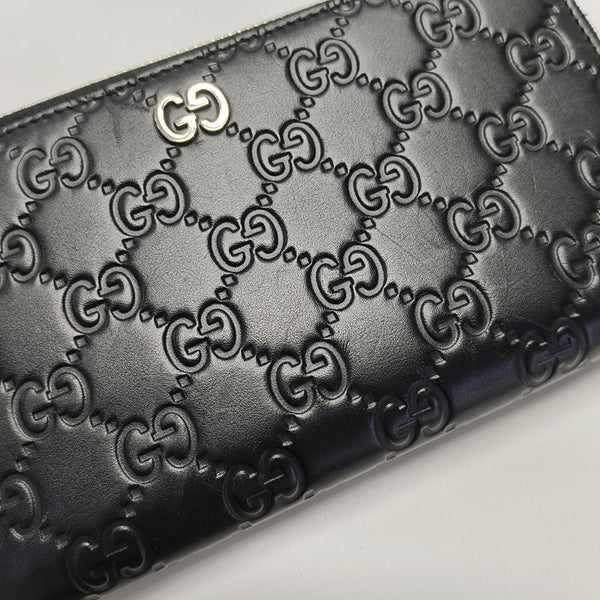 Signature Monogram Calfskin Black Wallet