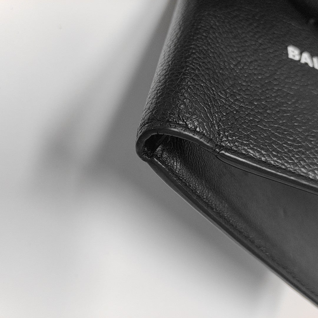 Cash Calfskin Black Wallet