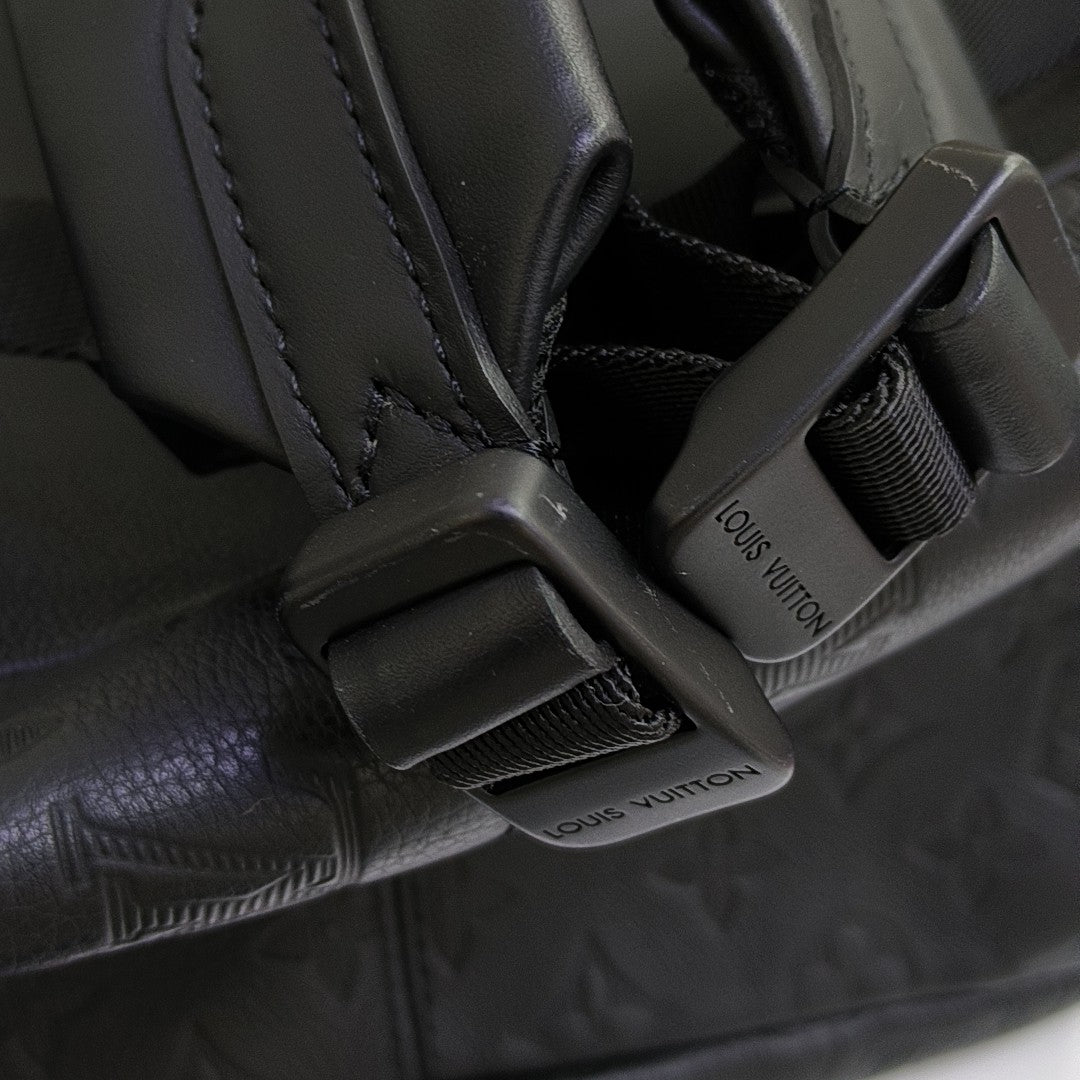 DISCOVERY Monogram Calfskin Black