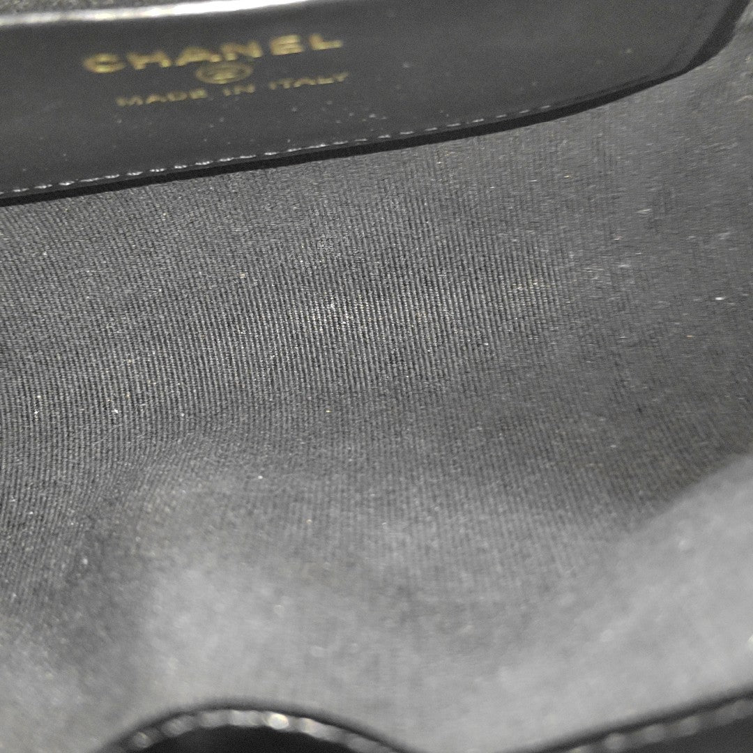 CHANEL 31 Quilted Waxed Cafskin Black