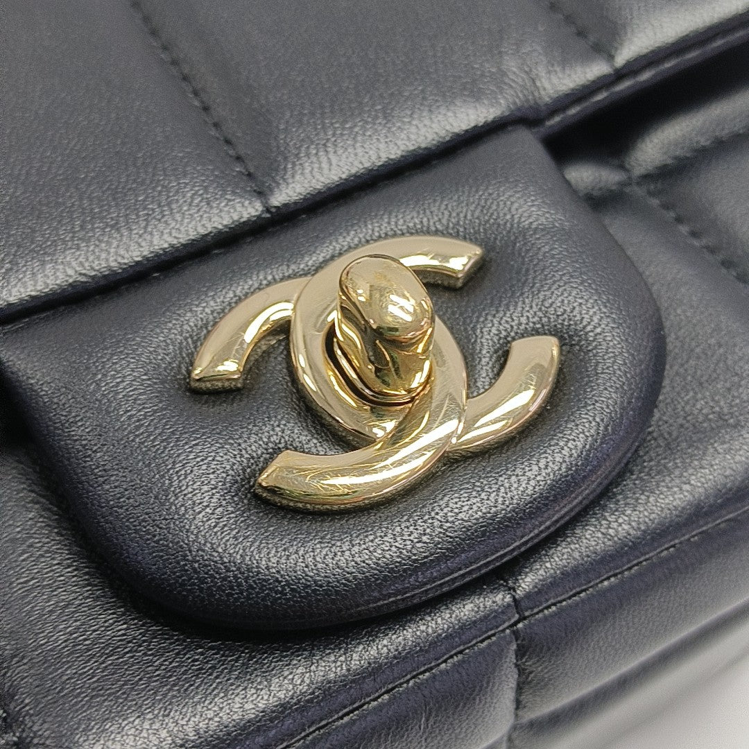 CLASSIC FLAP Mini Quilted Lambskin Black