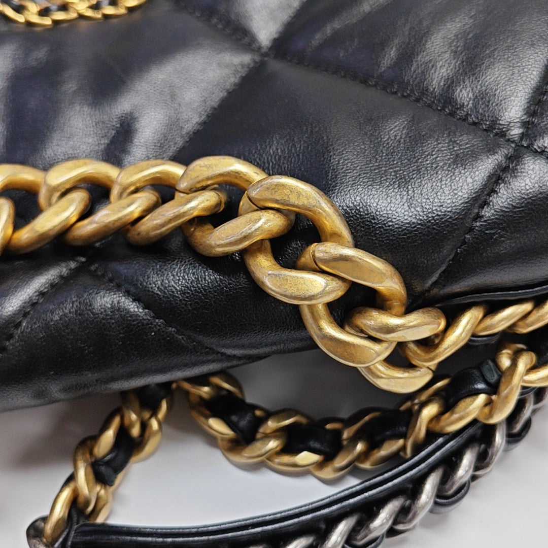 CHANEL 19 Medium Quilted Lambskin Black