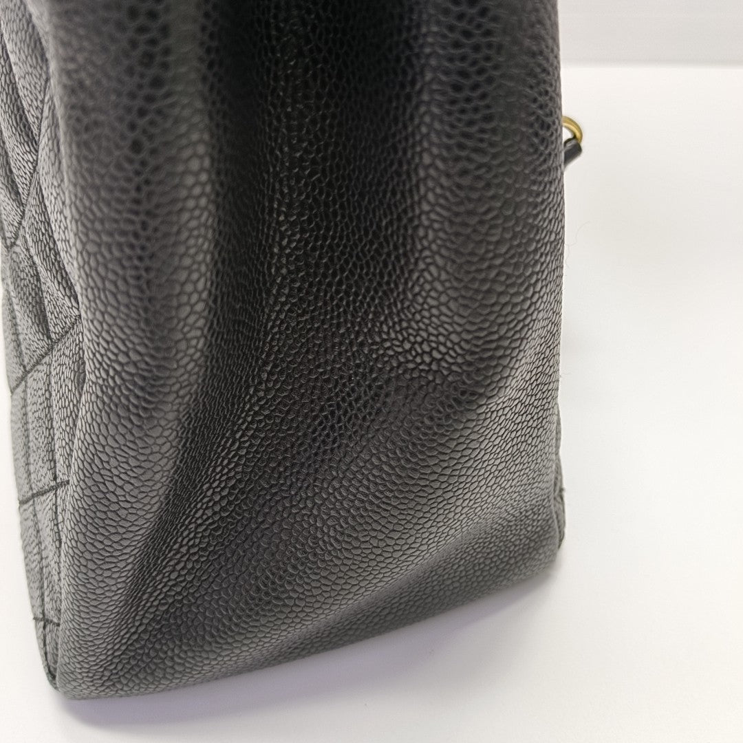 Chanel GST Large en Piel de Becerro Granulada Acolchada Negra