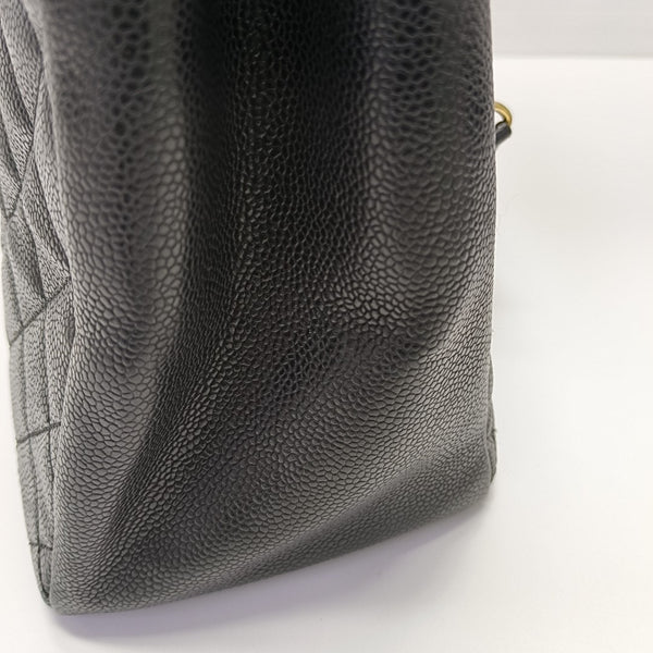 Chanel GST Large en Piel de Becerro Granulada Acolchada Negra