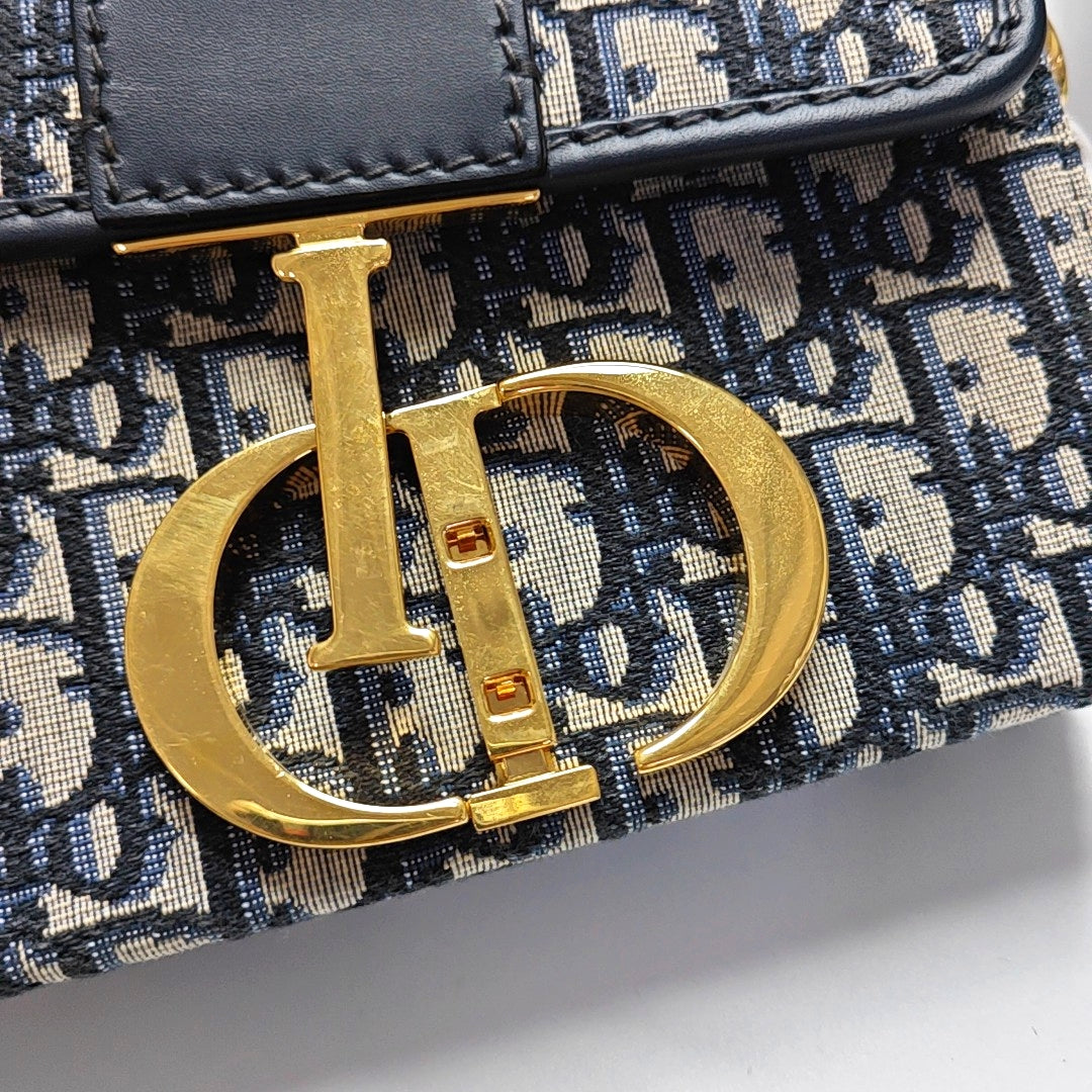 Authenticated pre-owned  30 Montaigne Oblique Canvas Blue - Shoulder Bag at Looply