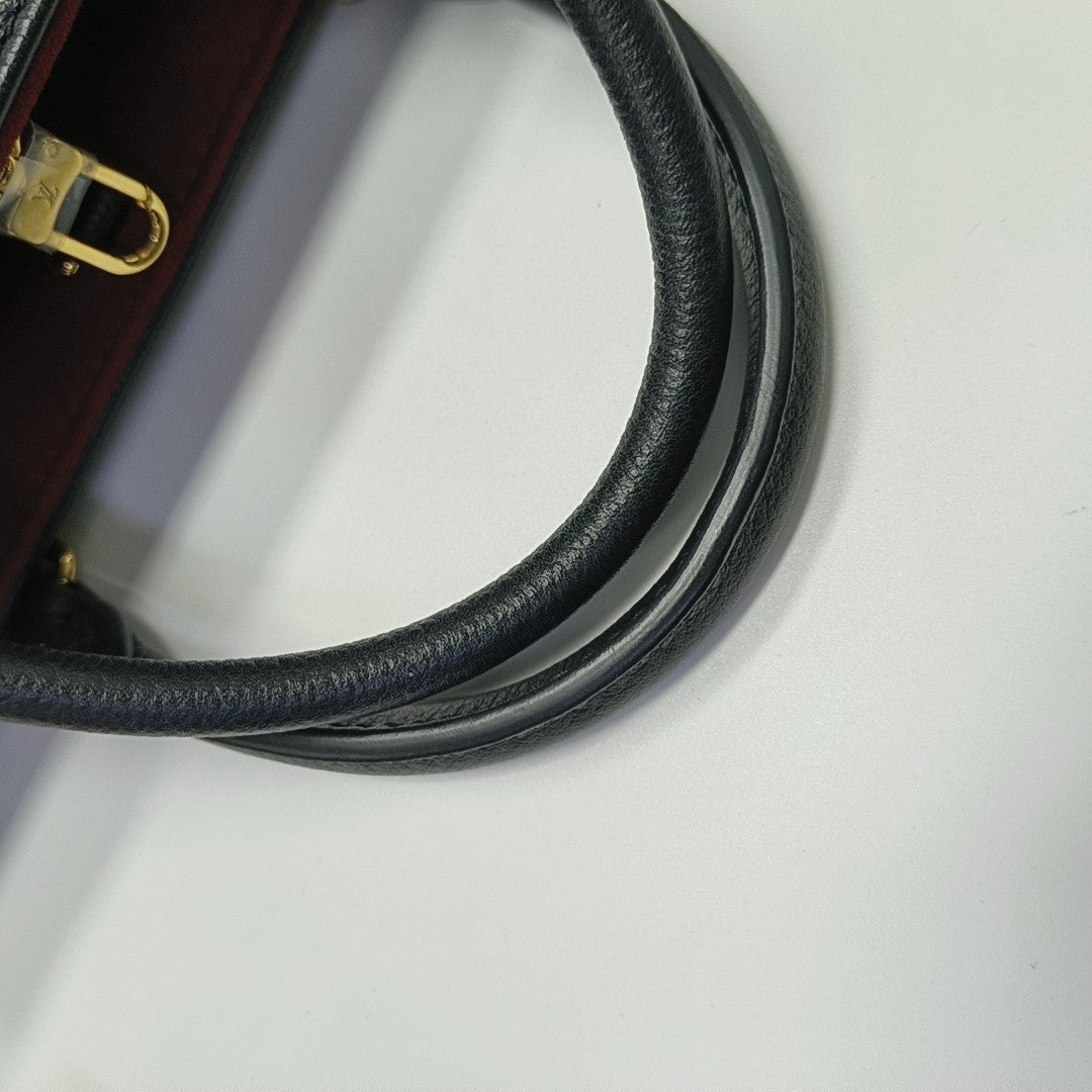 ONTHEGO PM Calfskin Black