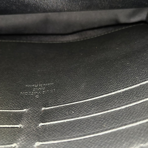Pochette Voyag MM Calfskin Black