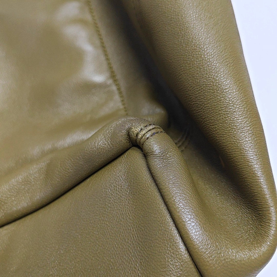 Authenticated pre-owned  Squeeze Small Lambskin Green - Shoulder Bag at Looply