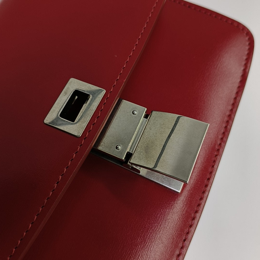 Authenticated pre-owned  CLASSIC BOX Mini Calfskin Red - Shoulder Bag at Looply