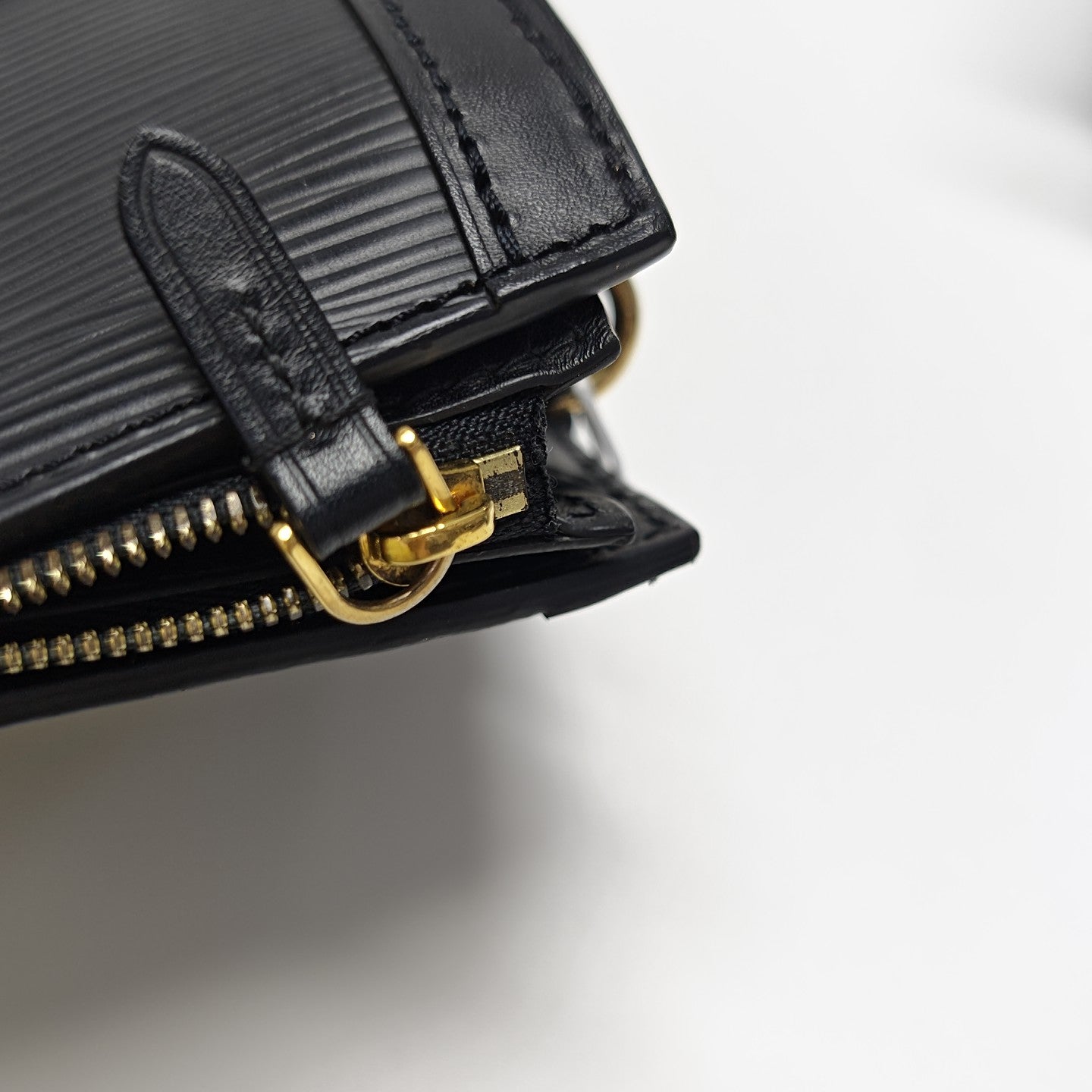 TRUNK Epi Black