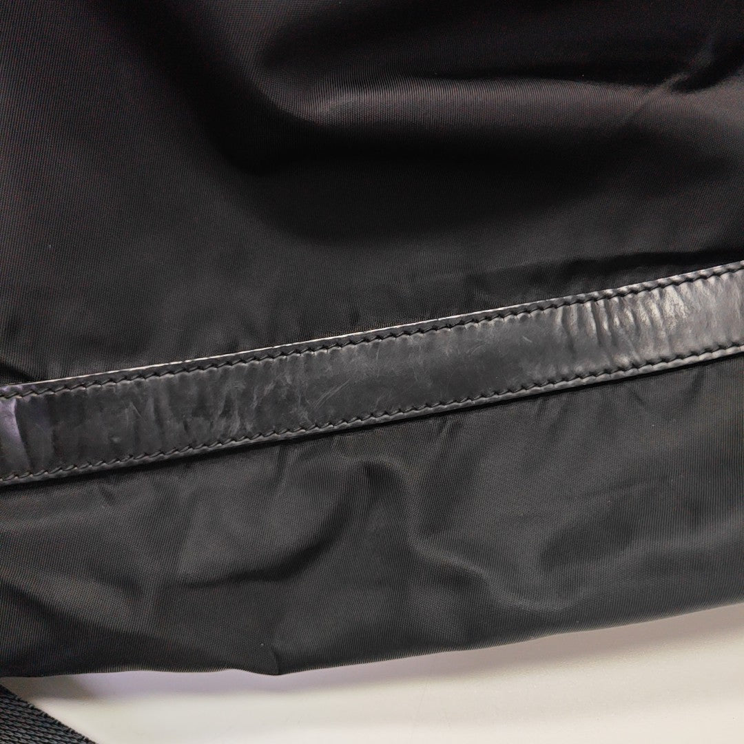 Vela Messenger Bag Nylon Black